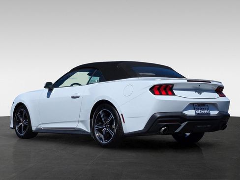 Used 2025 Ford Mustang Premium RWD image 7