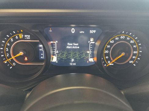 New 2025 Jeep Gladiator Rubicon w/ Convenience Group AWD/4WD image 18