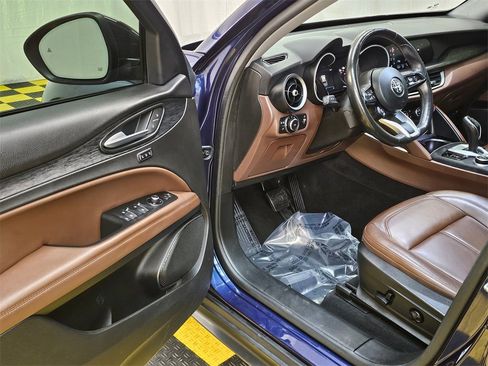 Used 2021 Alfa Romeo Stelvio Sprint w/ Nero Edizione image 20