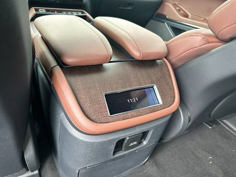 New 2026 Lincoln Navigator L Reserve AWD/4WD image 22