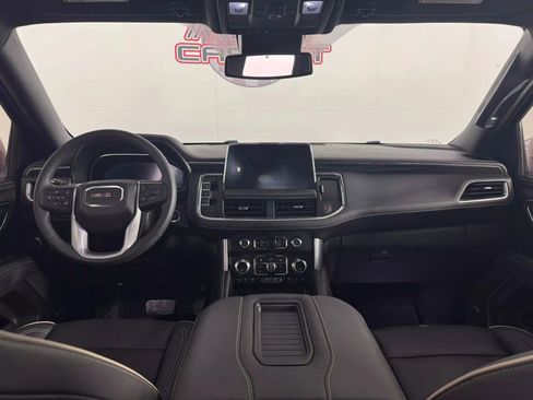 Used 2023 GMC Yukon SLT w/ SLT Luxury Package AWD/4WD image 11