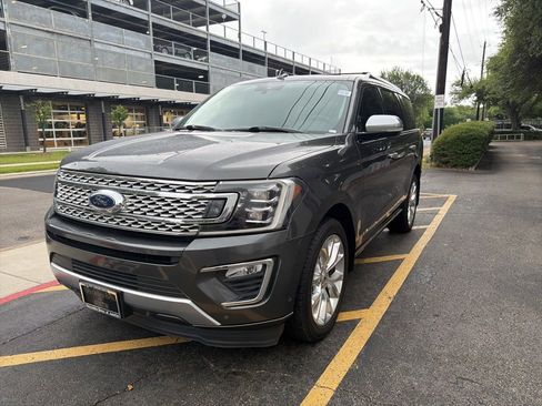 Used 2019 Ford Expedition Platinum RWD image 3