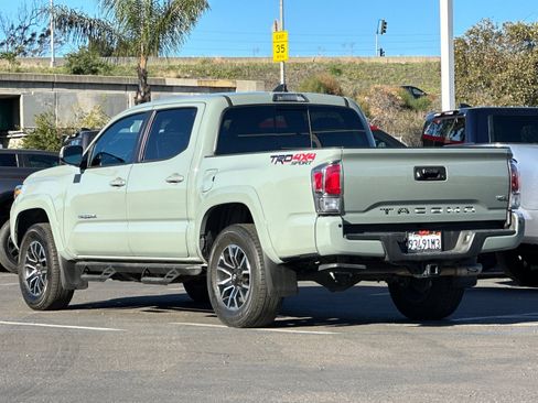 Used 2022 Toyota Tacoma TRD Sport image 3