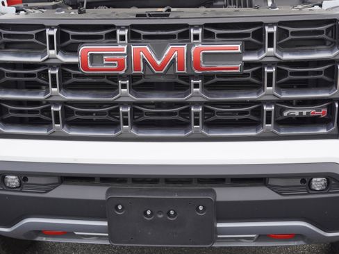 New 2025 GMC Canyon AT4 w/ Nightfall Edition image 46