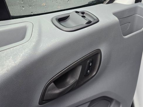 Used 2019 Ford Transit 250 130 Low Roof w/ Exterior Upgrade Package image 25