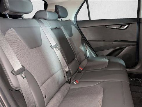 Used 2023 Kia Niro EX image 20