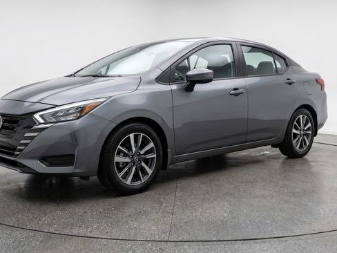 Used 2025 Nissan Versa SV FWD image 3