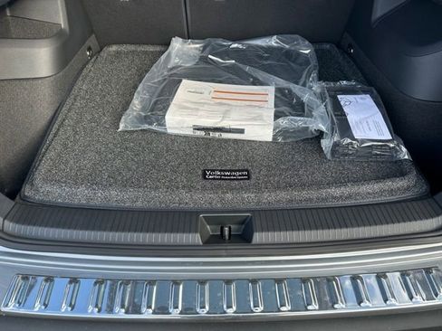 New 2026 Volkswagen Tiguan SE image 17