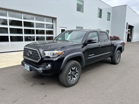 Used 2019 Toyota Tacoma TRD Off-Road AWD/4WD image 1
