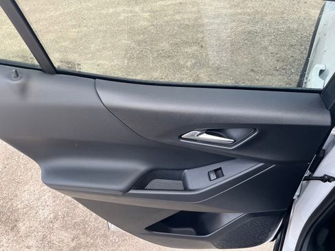 Used 2025 Chevrolet Equinox LT FWD image 23