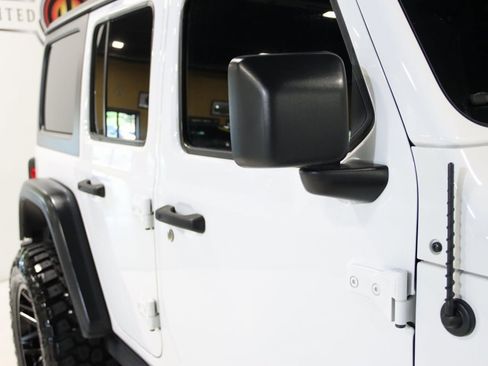 Used 2021 Jeep Wrangler Unlimited Rubicon image 10