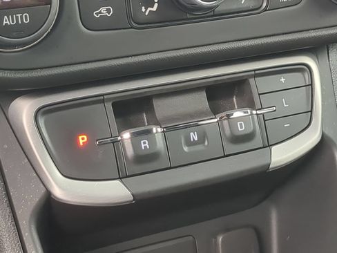 Used 2023 GMC Terrain SLE w/ Driver Convenience Package FWD image 15