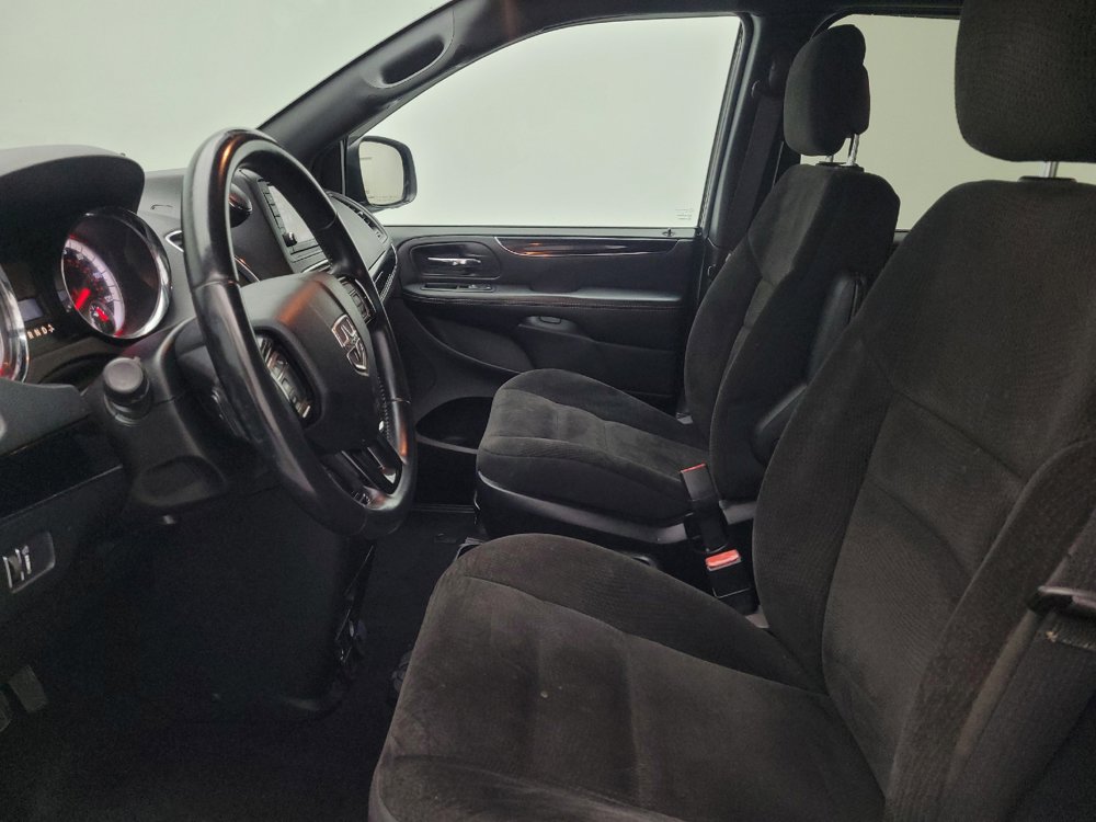 Used 2018 Dodge Grand Caravan SE FWD image 17