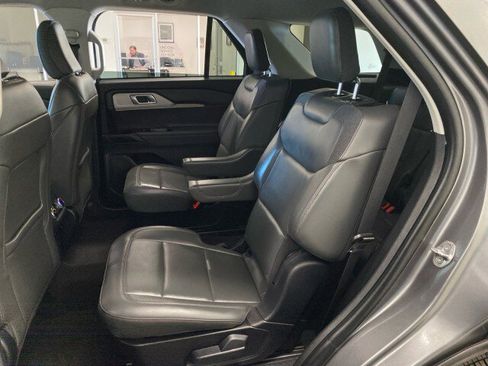 Used 2025 Ford Explorer Active w/ Active Comfort Package image 11