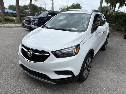 Used 2022 Buick Encore Preferred w/ Safety Package FWD image 3