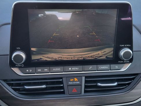 Used 2024 Nissan Altima 2.5 SV image 19