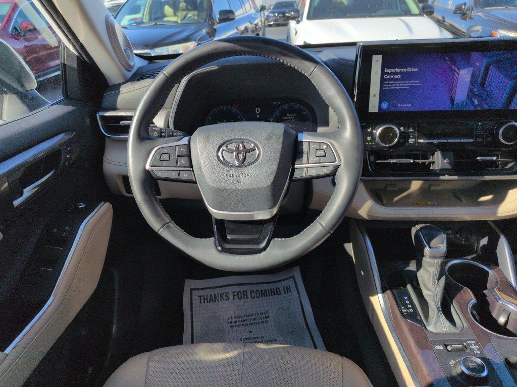 Used 2024 Toyota Highlander Platinum AWD/4WD image 13