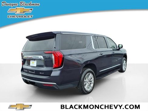 Used 2023 GMC Yukon XL SLT w/ SLT Luxury Package AWD/4WD image 3