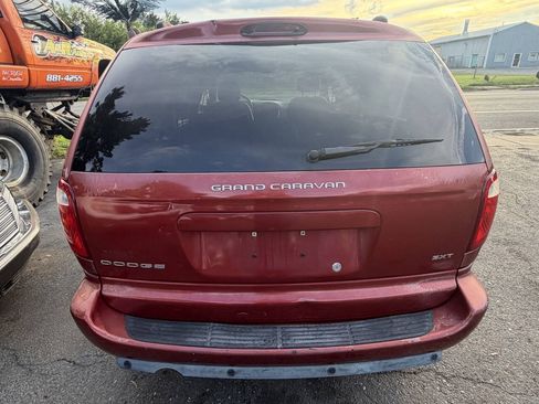 Used 2005 Dodge Grand Caravan SXT w/ Premium Group FWD image 5