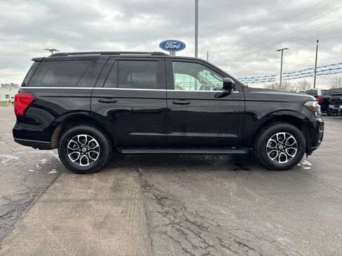 Used 2024 Ford Expedition XLT image 4