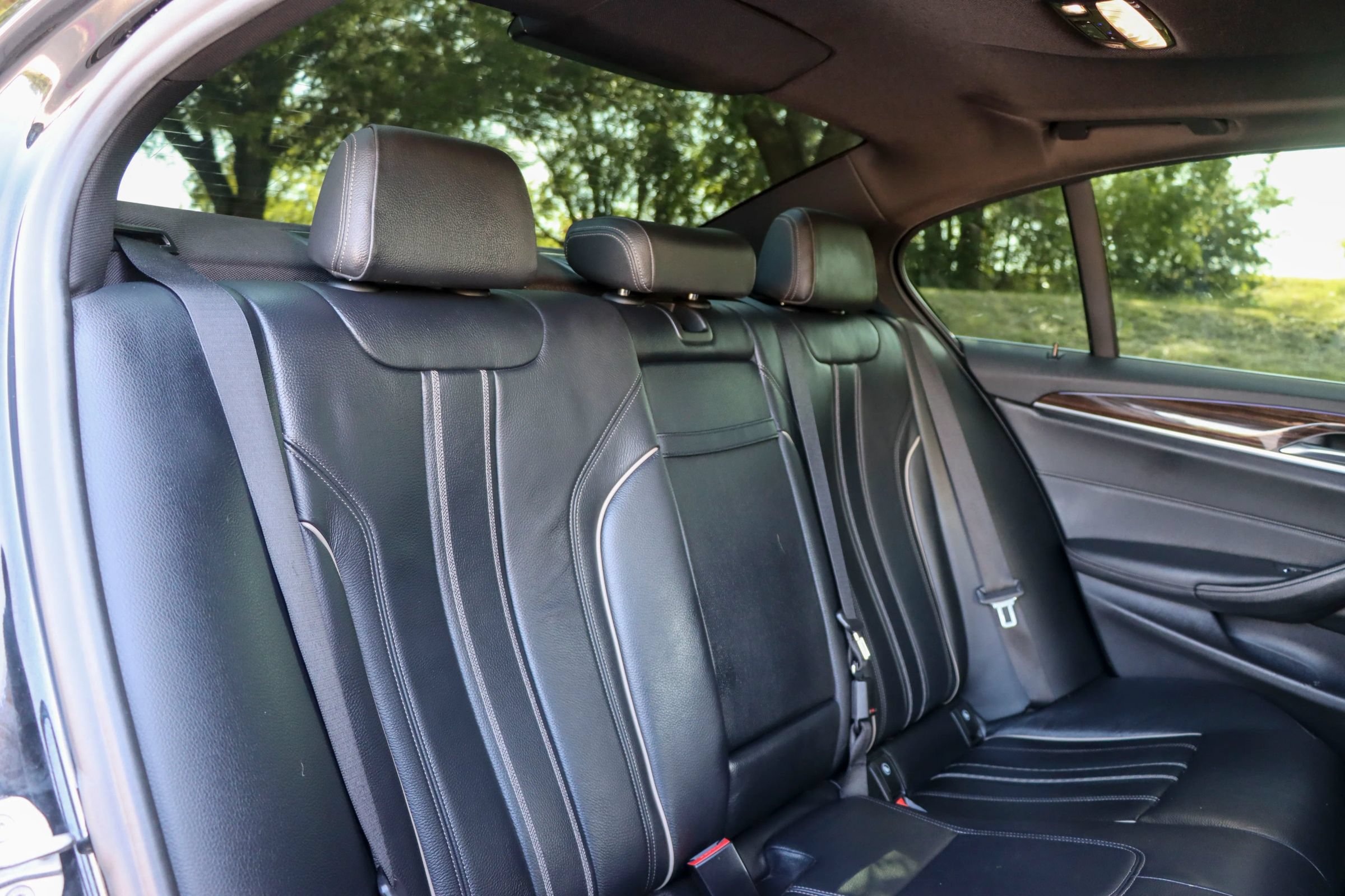 Used 2019 BMW 530e w/ Convenience Package RWD image 19