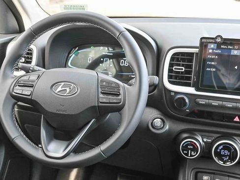 New 2026 Hyundai Venue SEL FWD image 18