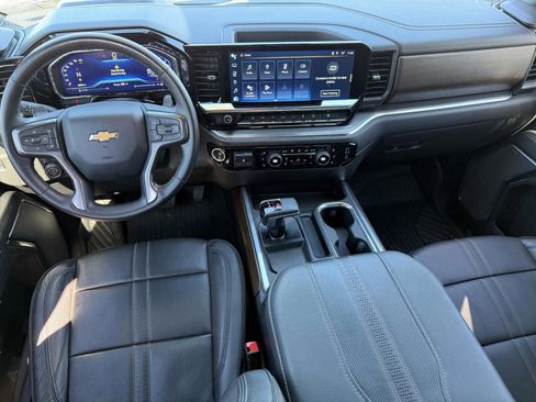 Used 2024 Chevrolet Silverado 1500 High Country w/ Technology Package AWD/4WD image 36