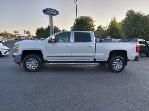 Used 2019 Chevrolet Silverado 2500 LTZ w/ Duramax Plus Package AWD/4WD image 7