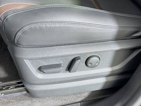 New 2026 Nissan Armada SL w/ Captain's Chari Seat Package image 8