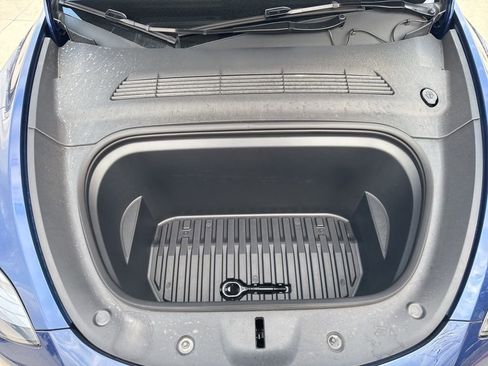 Used 2025 Tesla Model Y Long Range image 17