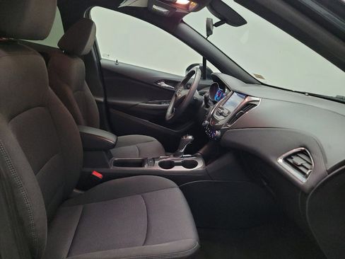 Used 2018 Chevrolet Cruze LT w/ Convenience Package FWD image 21