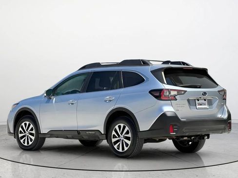 Used 2020 Subaru Outback Premium w/ Popular Package #1 AWD/4WD image 3