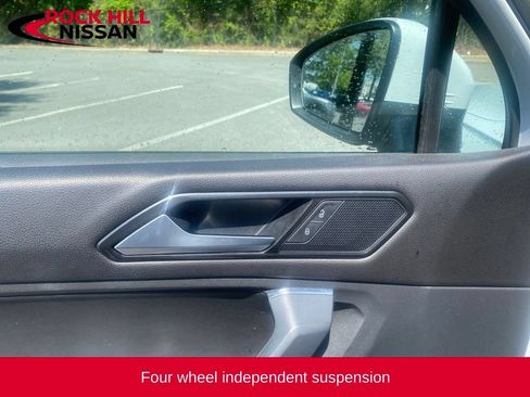 Used 2018 Volkswagen Tiguan SE w/ Panoramic Sunroof Package AWD/4WD image 10