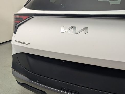 New 2026 Kia Sportage EX FWD image 8