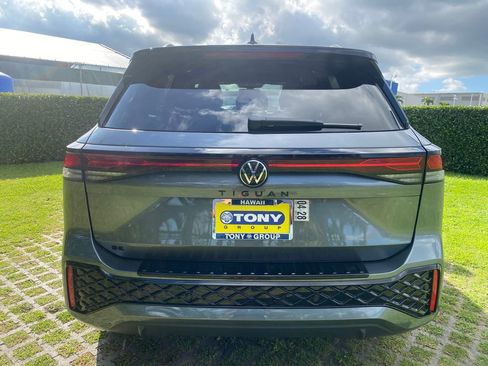 New 2026 Volkswagen Tiguan SE R-Line FWD image 6