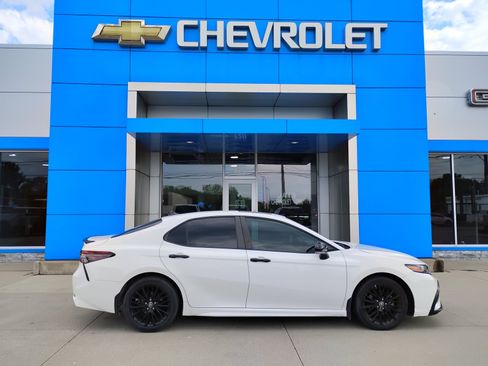Used 2022 Toyota Camry SE AWD/4WD image 5