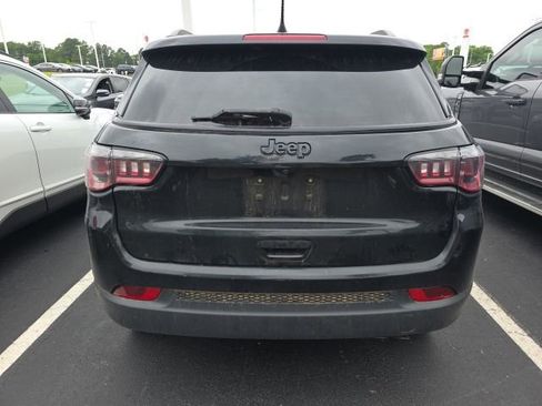 Used 2021 Jeep Compass Latitude FWD image 5