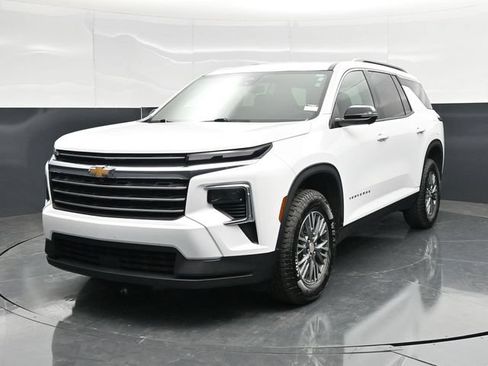 Used 2024 Chevrolet Traverse LT AWD/4WD image 7