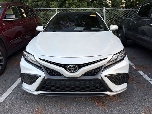 Used 2022 Toyota Camry XSE FWD image 2