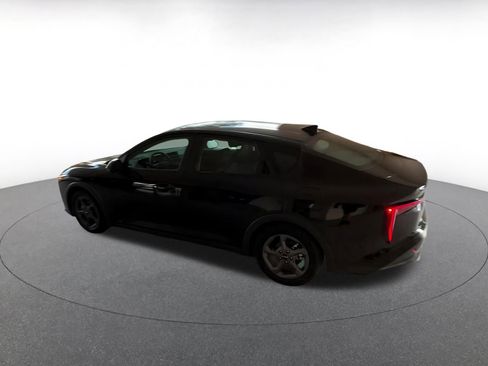 Used 2025 Kia K4 LXS FWD image 10
