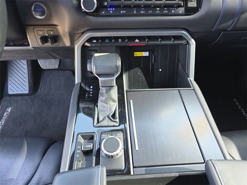 Used 2023 Toyota Tundra Platinum image 27