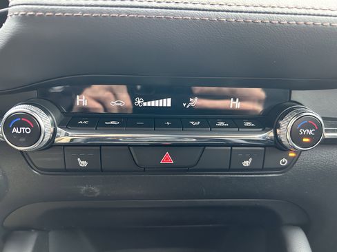 Used 2024 MAZDA MAZDA3 s image 15