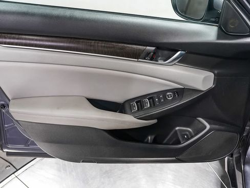 Used 2018 Honda Accord EX image 22