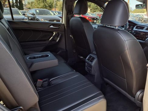 Certified 2022 Volkswagen Tiguan SE R-Line image 22