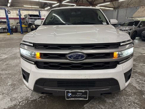 Used 2022 Ford Expedition Max XLT AWD/4WD image 3