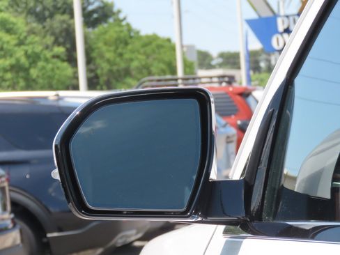 Used 2024 Ford Expedition Limited AWD/4WD image 18