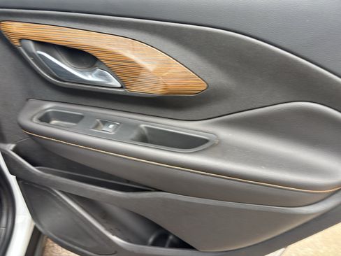 Used 2019 GMC Terrain SLE FWD image 29