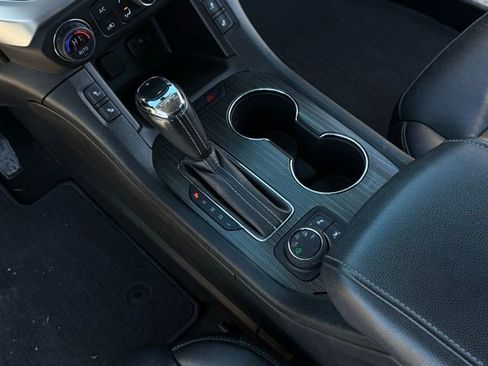 Used 2019 GMC Acadia SLT image 32