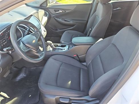 Used 2023 Chevrolet Malibu LS image 18