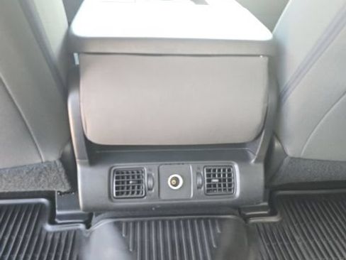Used 2019 Toyota Tundra SR5 AWD/4WD image 22